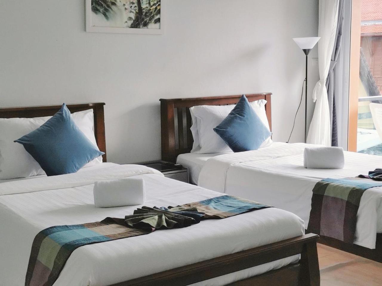 Hotel Sasimanta à Kamala Beach Extérieur photo